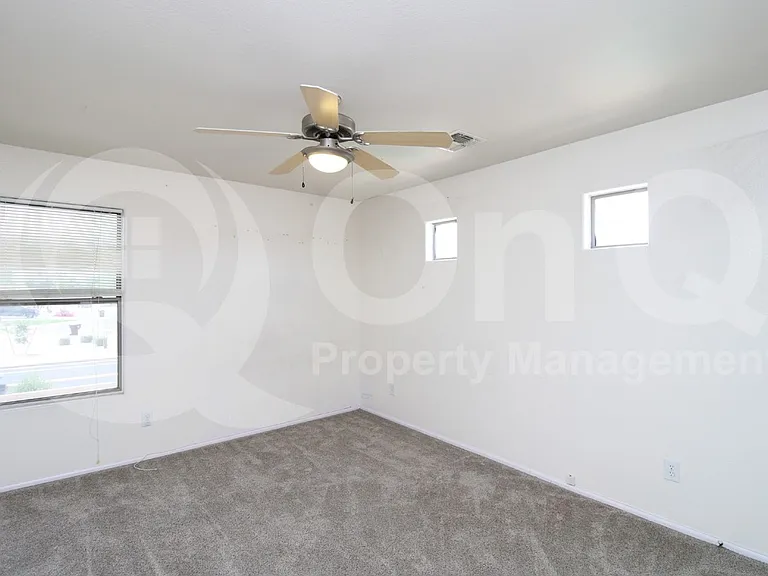 226 E Clairidge Dr — Photo 14
