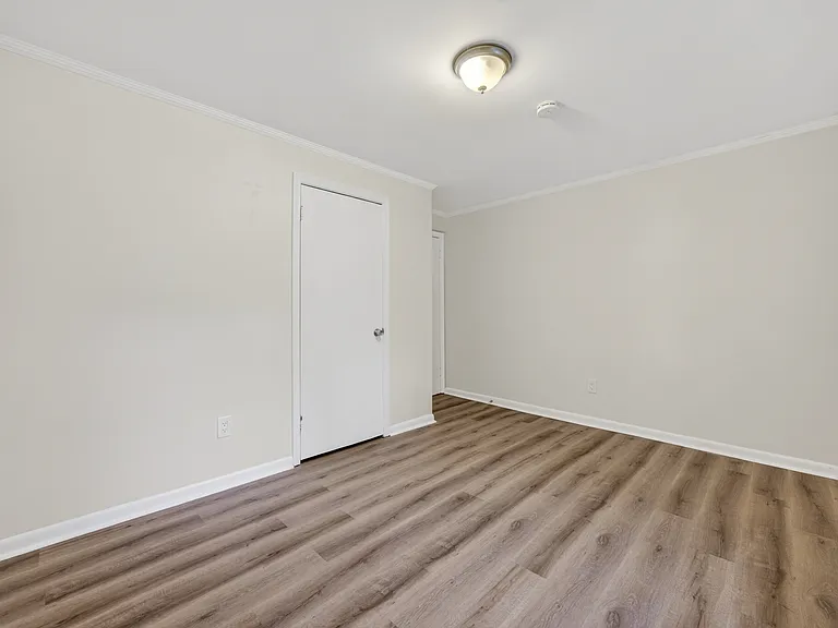 322 Howard Ave — Photo 13