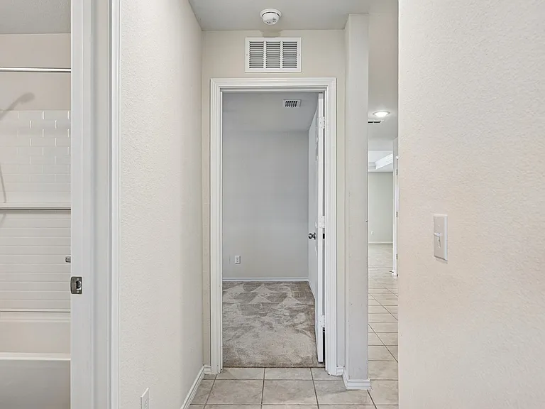 9121 Lookout Point — Photo 17