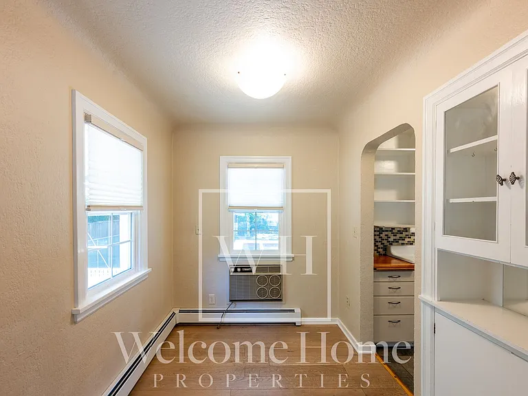 627 E Maple St — Photo 6