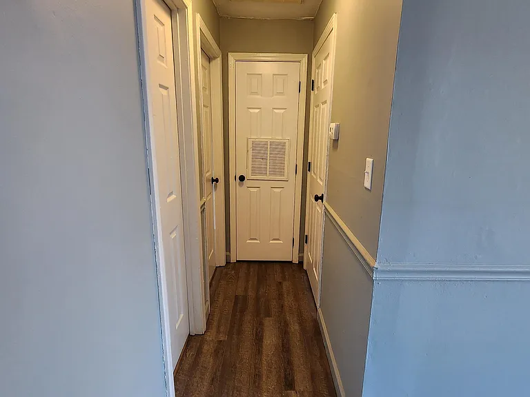 570 W 4th St #1 — Photo 7
