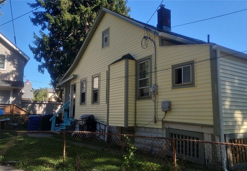 1st image of 1294 W 93rd St