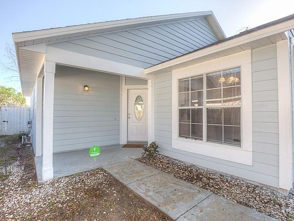 3rd image of 2658 Delcrest Dr