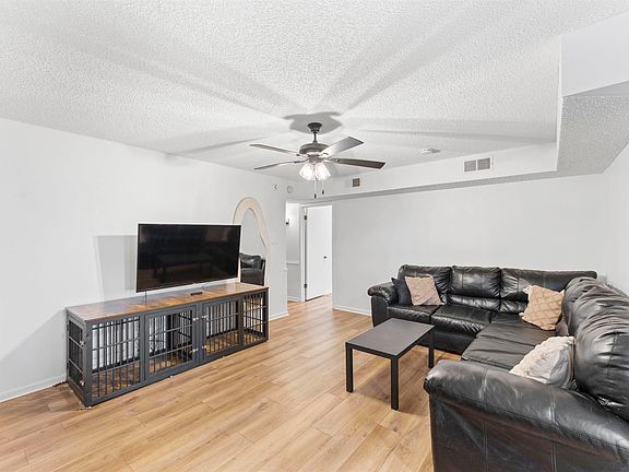 5th image of 4114 Northshore Dr
