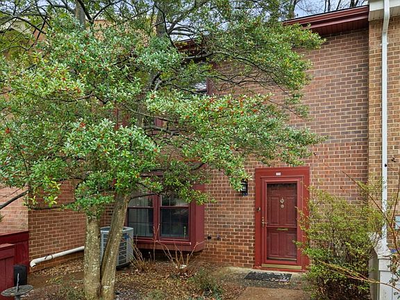 4th image of 2126 Golf Course Dr