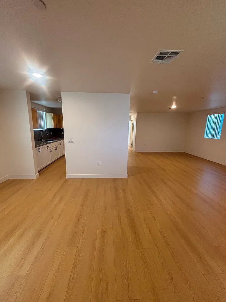 6 bed, 2012 sqft, $4,400 — Photo 4