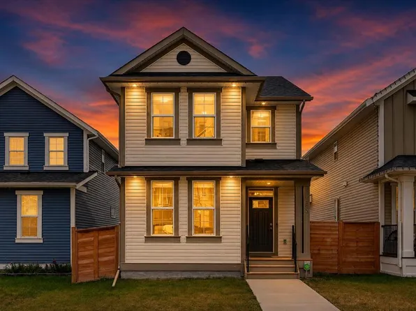 163 NW Copperleaf Way SE, Calgary, AB T2Z 5E8