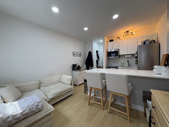 3rd image of 254 W 15th St APT 2C