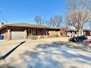 903 E Cleveland St, West Frankfort, IL 62896