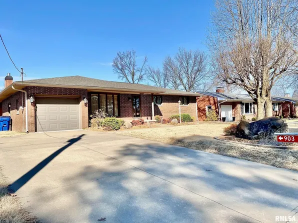 903 E Cleveland St, West Frankfort, IL 62896