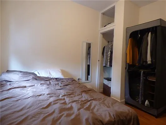 Rented by Akam Sales and Brokerage | media 6