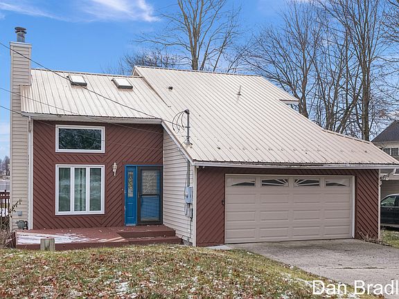 3rd image of 229 Ivason Dr