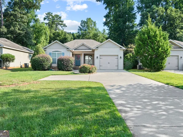 504 Leisure Lake Dr, Warner Robins, GA 31088