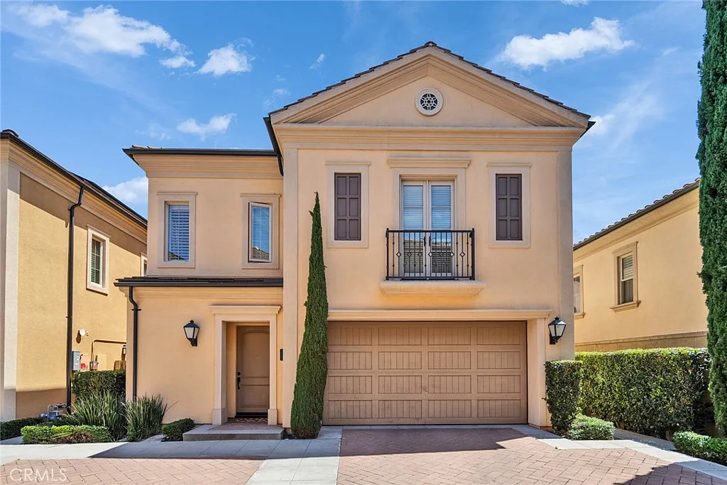3 bed, 2.5 bath, 2180 sqft, $5,180 — Photo 1