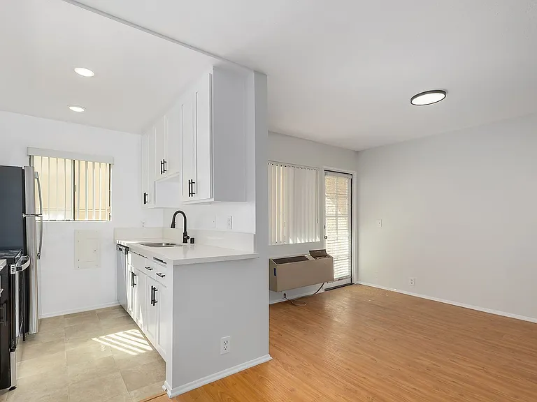 132 Clark Dr — Photo 25