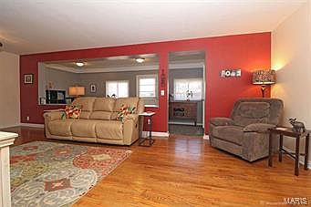 5th image of 908 Moorland St