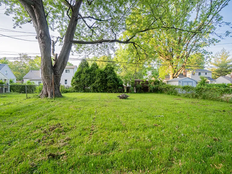 21801 Grand Lake St — Photo 21