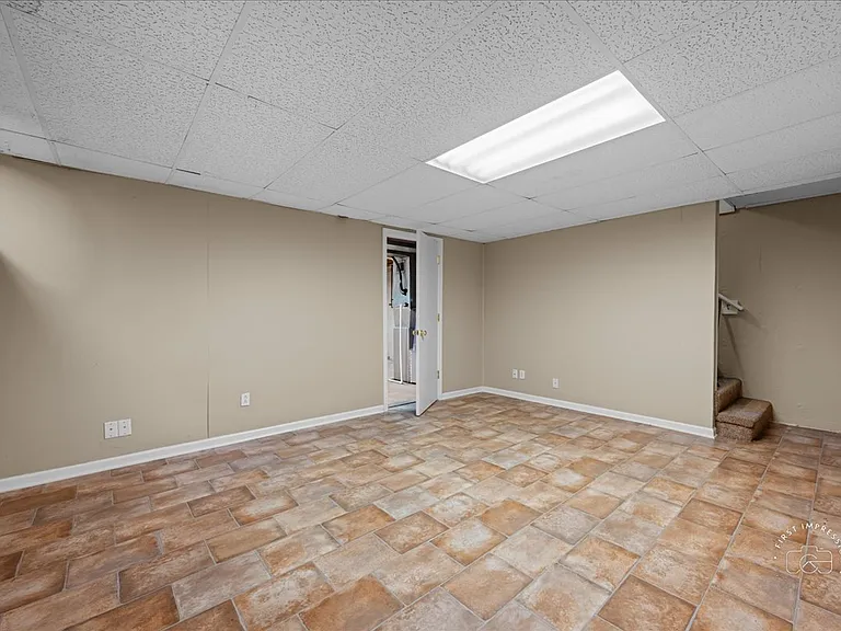 751 Monticello Dr — Photo 13