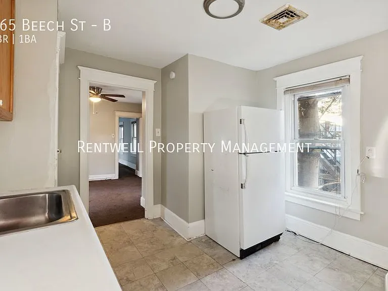 265 Beech St #B — Photo 9