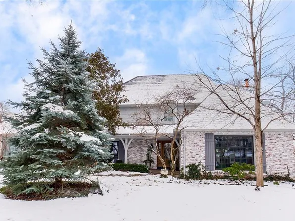 12610 Cherokee Ln, Leawood, KS 66209
