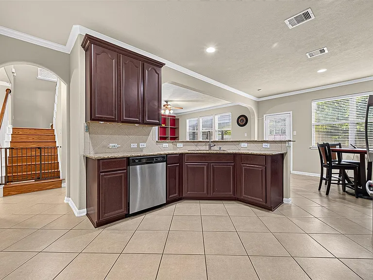 9106 Fuqua Breeze Dr — Photo 18