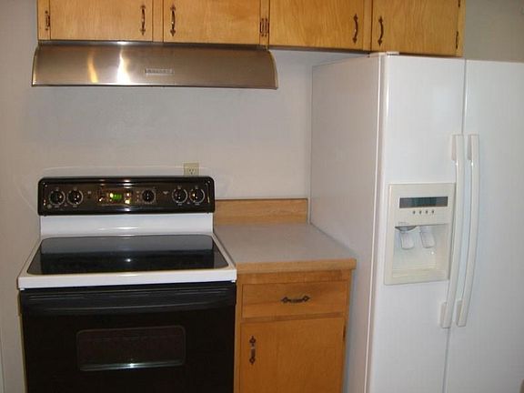 5th image of 2702 Broadwater Ave