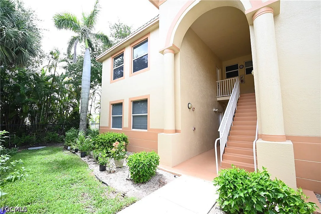 3 bed, 2.0 bath, 1043 sqft, $1,700 — Photo 1