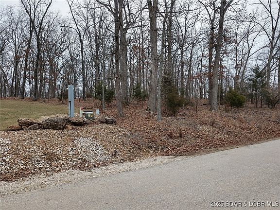 2nd image of 1700 Via Appia Dr