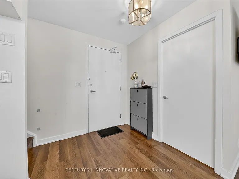 36 Lee Centre Dr #Townhouse 307 — Photo 9