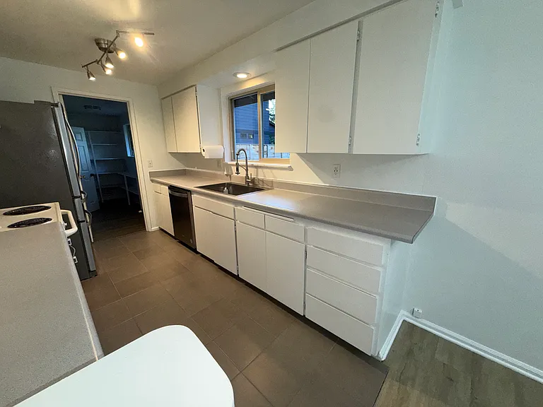 8554 NE 137th Pl — Photo 7
