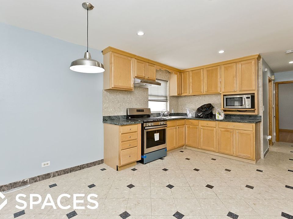 1st image of 1835 W Berteau Ave #2A
