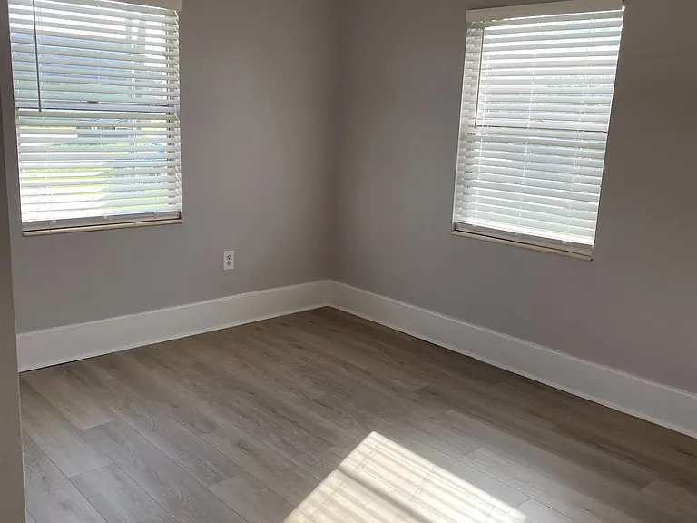 414 Arricola Ave #C — Photo 5