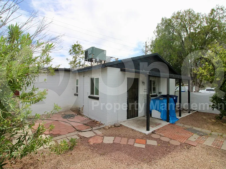 2602 N Sparkman Blvd — Photo 2