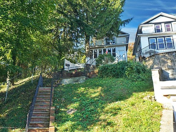 3rd image of 154 York Ave