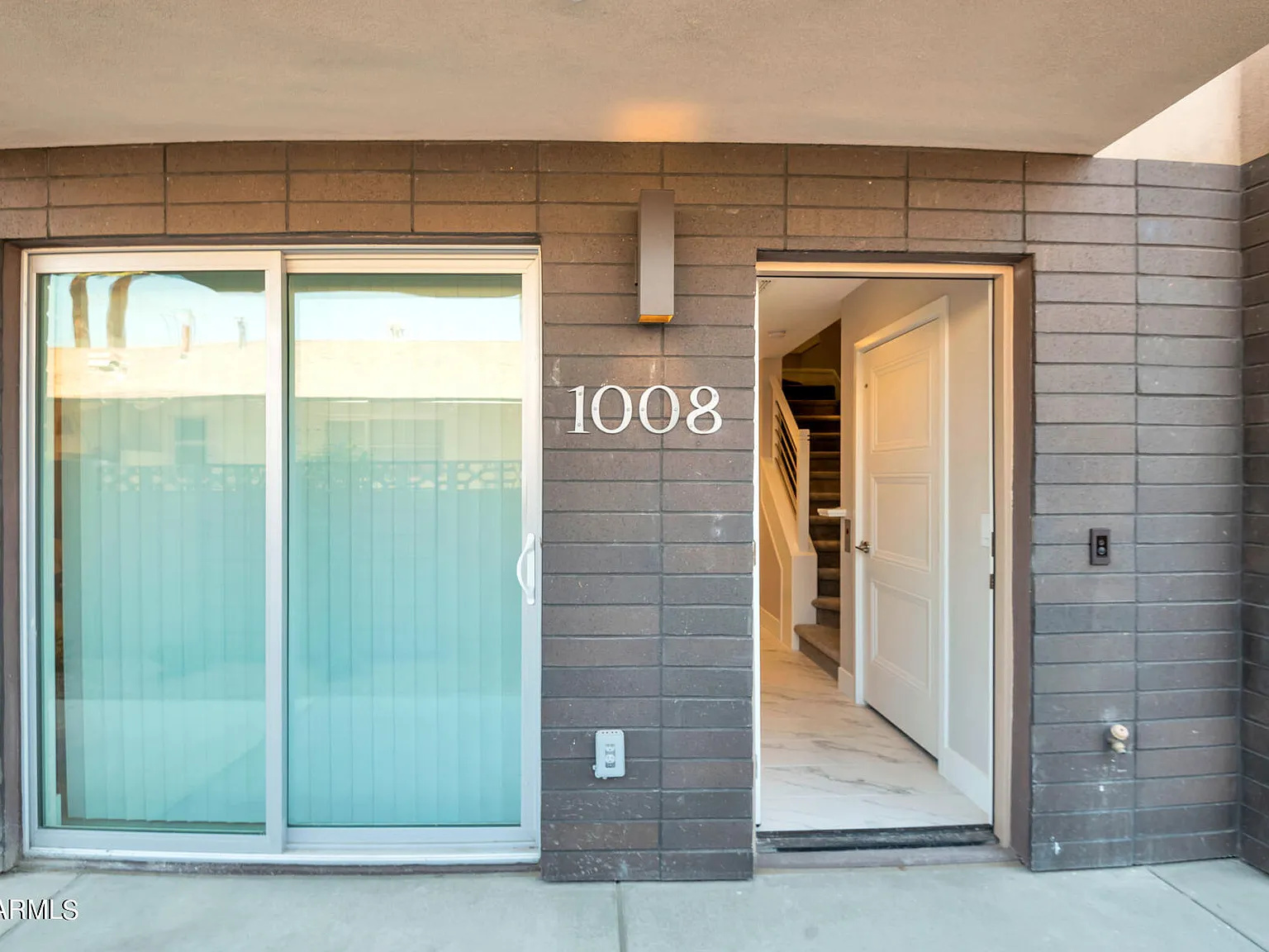 3 bed, 3.5 bath, 1900 sqft, $3,750 — Photo 3