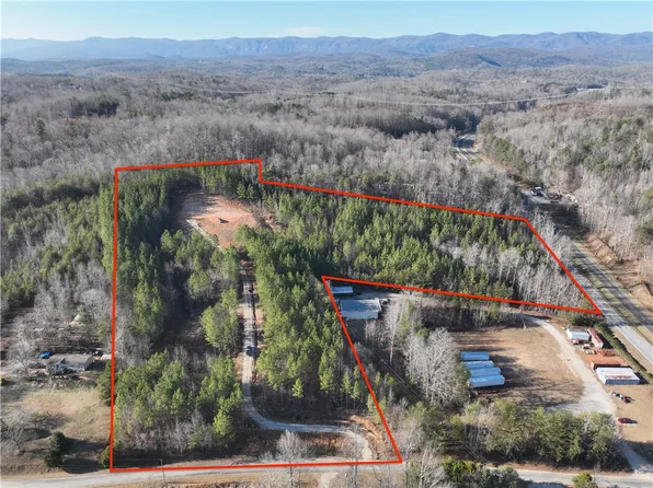 38 Old Plantation Rd, Travelers Rest, SC 29690