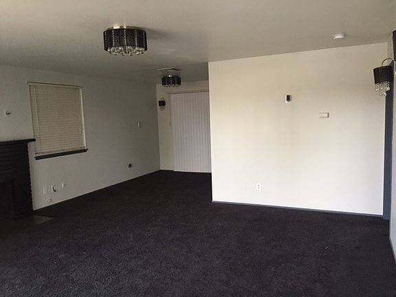 Main Room/Entry