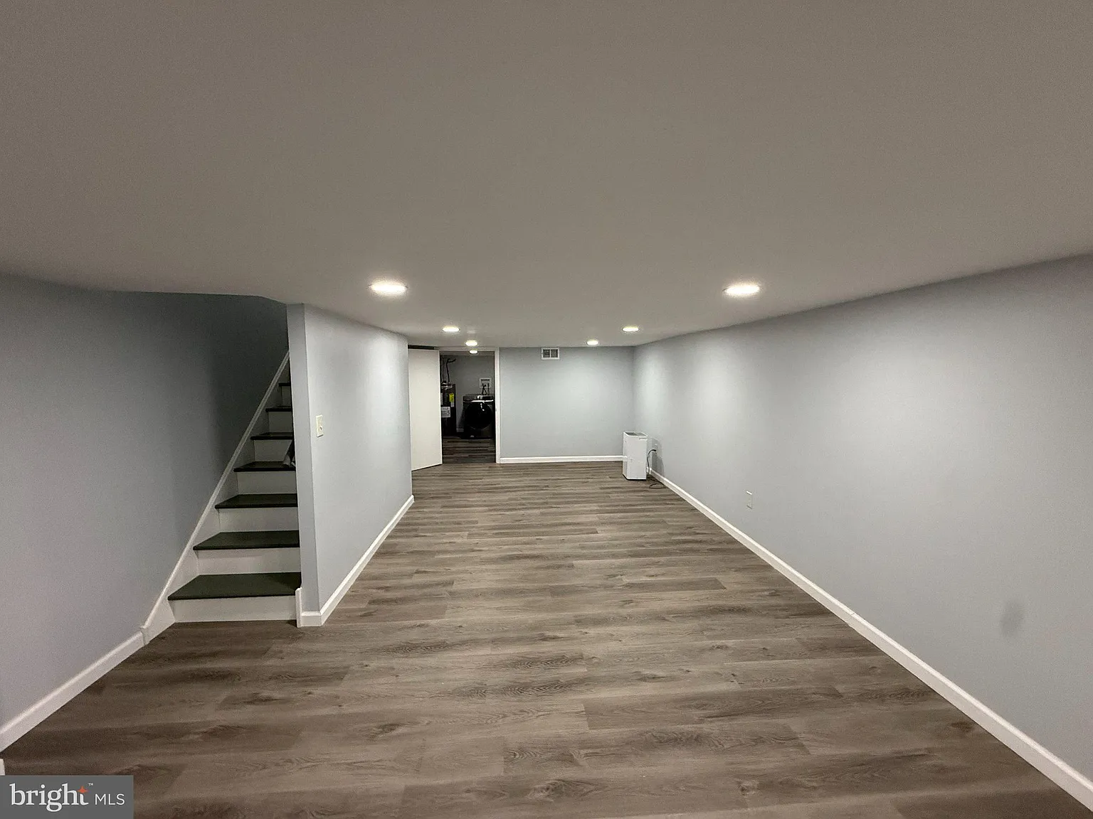 1 bed, 1.0 bath, 2200 sqft, $1,450 — Photo 2