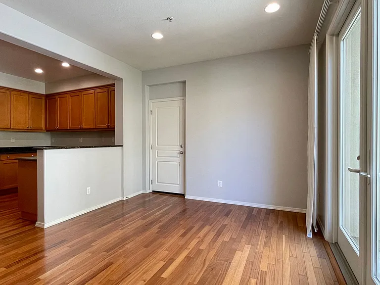 3591 Sacramento Dr #19 — Photo 4