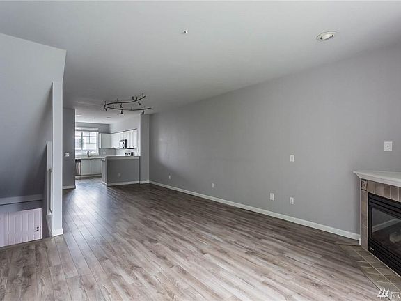 3rd image of 16125 Juanita Woodinville Way NE Unit 1614