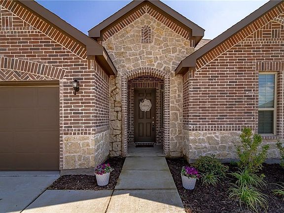 2nd image of 1708 Meadowleaf Ln