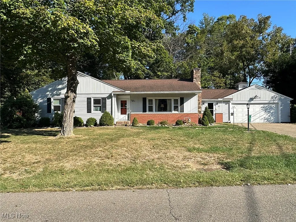 1618 Sleepy Hollow Dr photo 1
