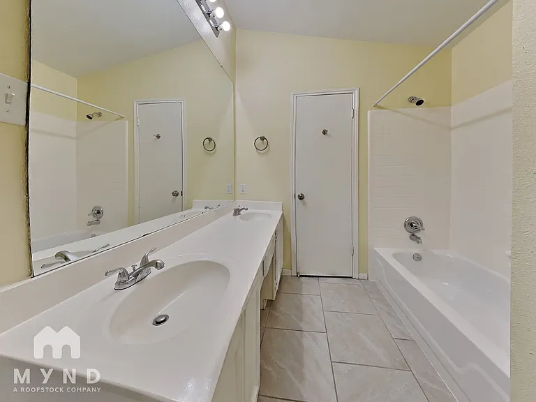8111 Valeta Dr — Photo 8