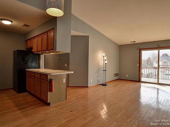 3rd image of 8-2396 Quarterback Ct Unit 8