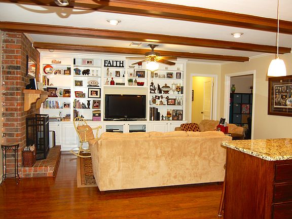 5th image of 409 Hartwood Dr