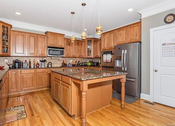 3rd image of 4721 Campobello Dr