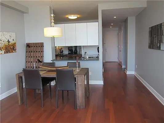 Rented by R New York | media 10