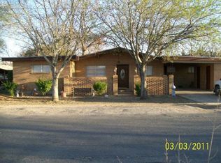 1011 E Leona Rd, Uvalde, TX 78801