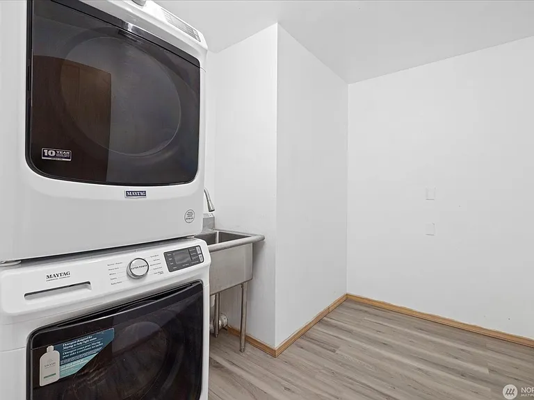 3001 S Charlestown St — Photo 18