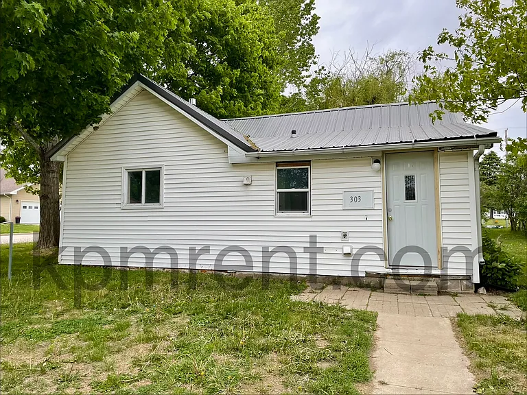 303 Chestnut St — Photo 1